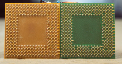 Bild CPU Kunststoff grün / braun aus PC ohne Kühler